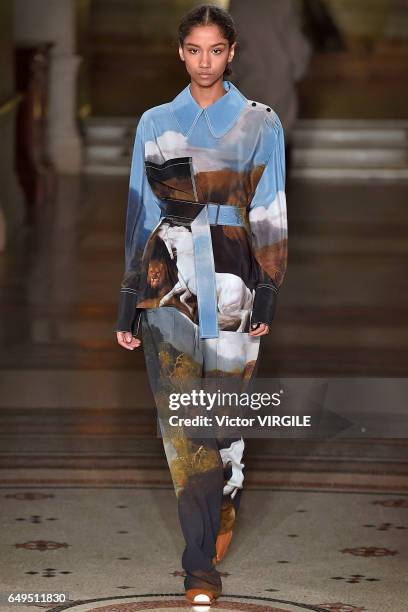 Model walks the runway during the Stella McCartney Ready to Wear fashion show as part of the Paris Fashion Week Womenswear Fall/Winter 2017/2018 on...