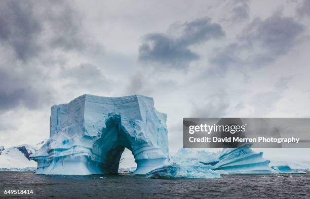 the arch - ice shelf stock-fotos und bilder