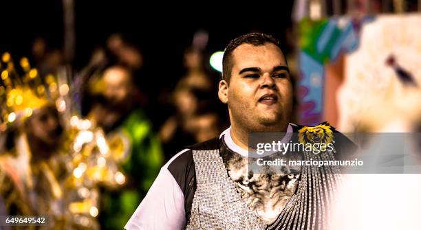 brazilian carnival. parade of the samba school água na boca on avenida princesa isabel, in ilhabela, brazil, on february 28, 2017. - água stock pictures, royalty-free photos & images