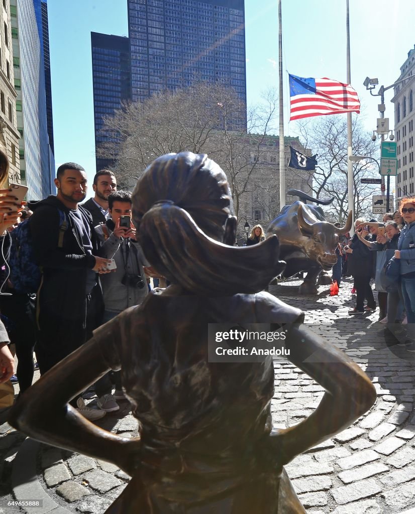 'The Fearless Girl' statue in New York