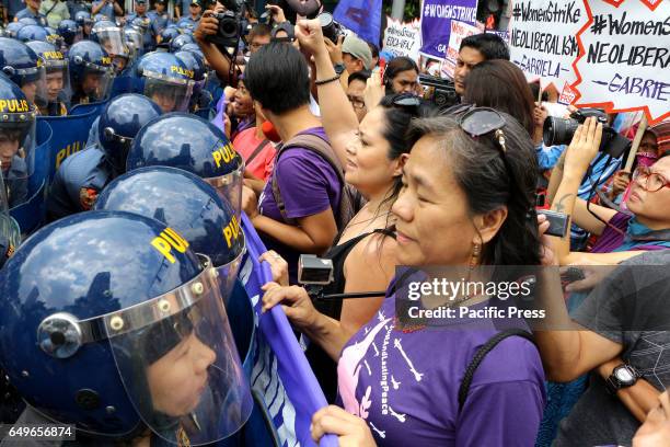Public Safety Battalions of Philippine National Police blocked the members of Womans group Gabriela Alliance that led by International actress...