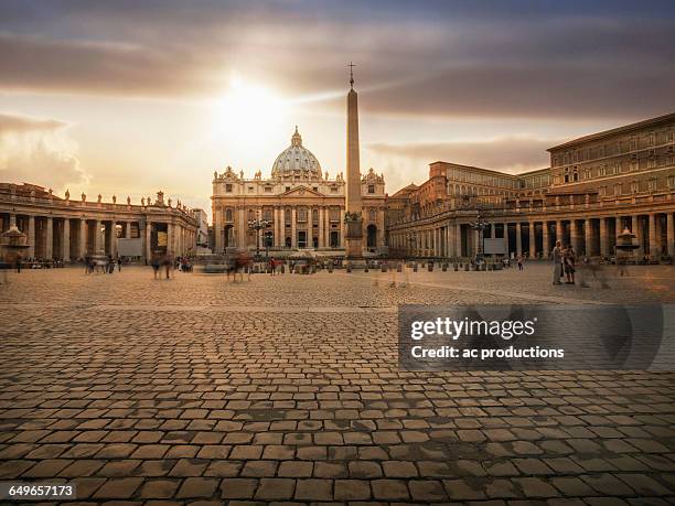 ornate buildings and saint peters square, rome, lazio, italy - vatican photos et images de collection