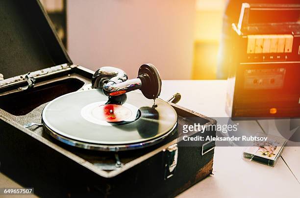 close up of vintage record player - 45 rpm stock pictures, royalty-free photos & images