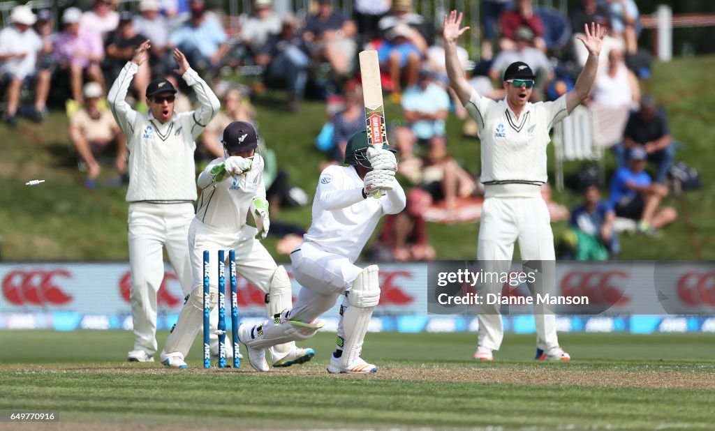 New Zealand v South Africa - 1st Test: Day 2