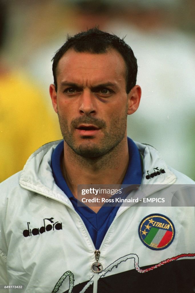 Soccer - World Cup Italia 90 - Third Place Play-off - Italy v England