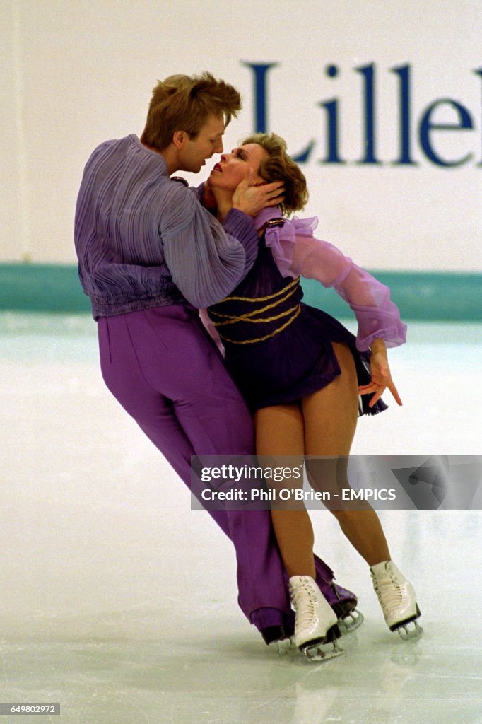 Winter Olympics - Lillehammer Games - Ice Skating - Pairs Freestyle