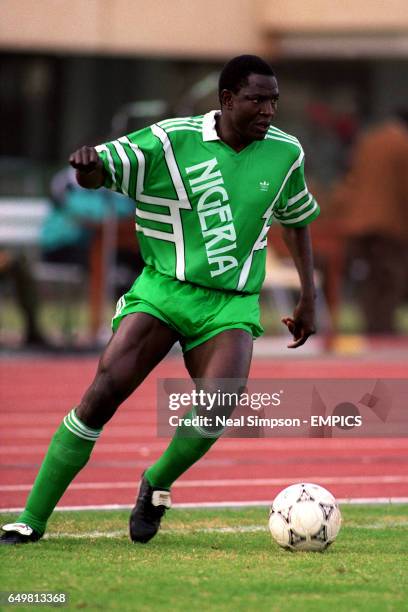 39 Nigerian Rashidi Yekini Stock Photos, High-Res Pictures, and Images ...