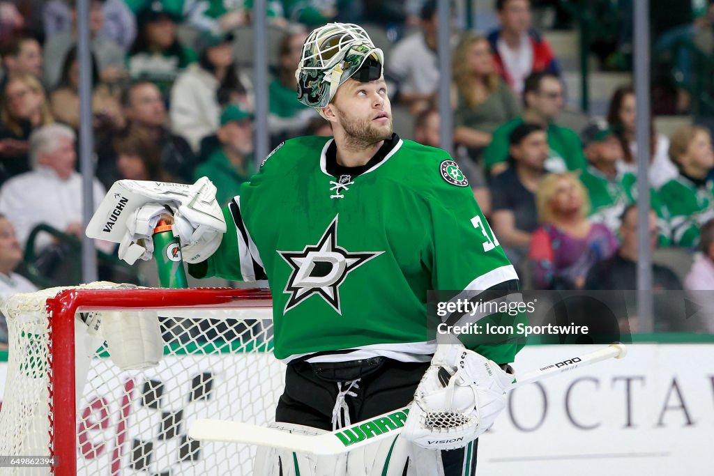 NHL: MAR 08 Senators at Stars