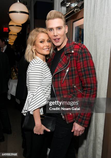 175 Christopher Buckle Photos & High Res Pictures - Getty Images