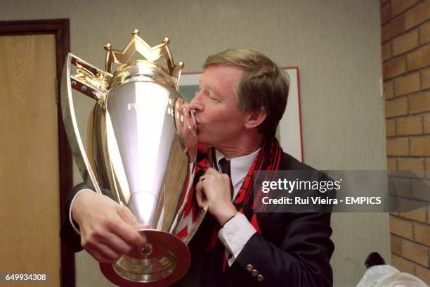 ALEX FERGUSON, MANAGER, MANCHESTER UNITED WITH FA PREMIER LEAGUE CHAMPIONSHIP TROPHY.