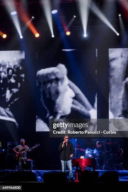 Italian singer Antonello Venditti performs in concert at Palalottomatica Arena on March 08, 2017 in Rome, Italy.