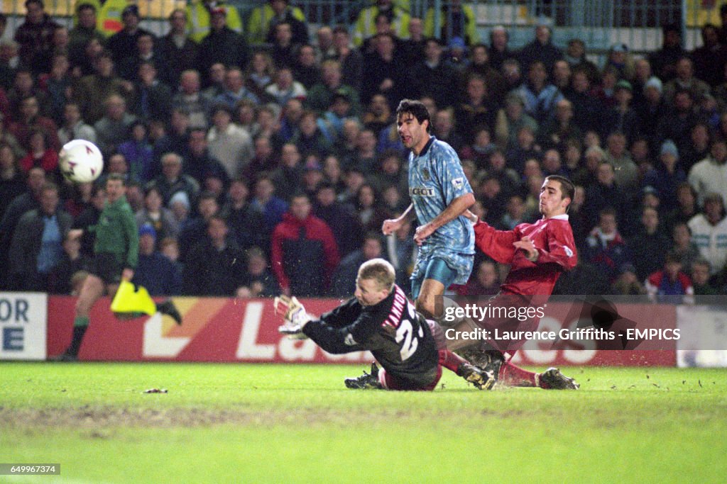 Soccer - FA Carling Premier League - Coventry City v Swindon Town - Highfield Road