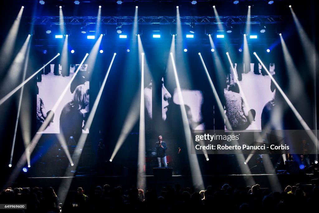 Antonello Venditti Performs At Roma Palalottomatica Arena