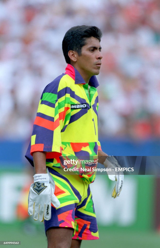 Soccer - World Cup USA 94 - Group E - Mexico v Ireland