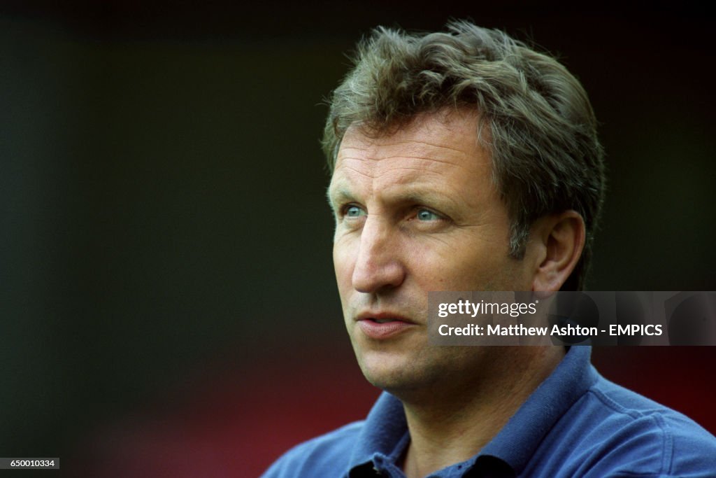 Soccer - Endsleigh League Division Two - Huddersfield Town Manager - Neil Warnock