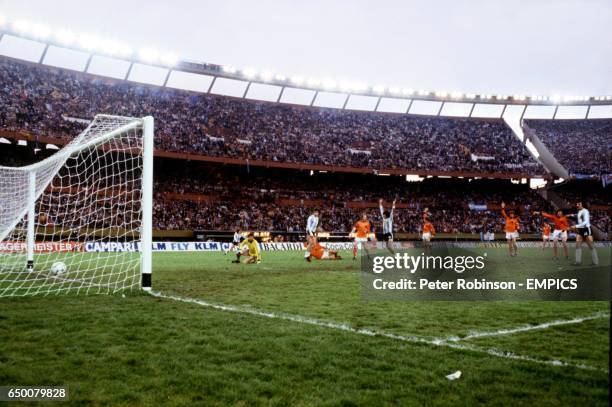 Argentina's Daniel Bertoni scores his team's third goal