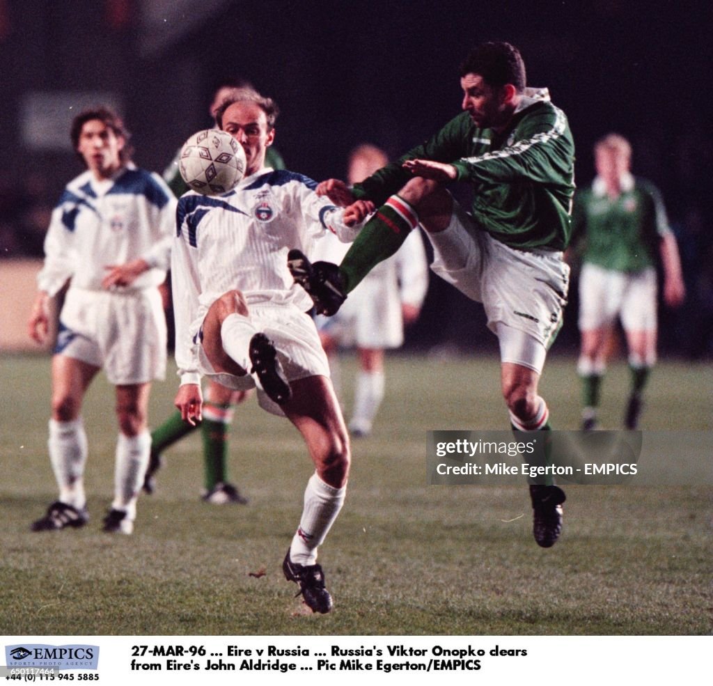 Soccer - Ireland v Russia