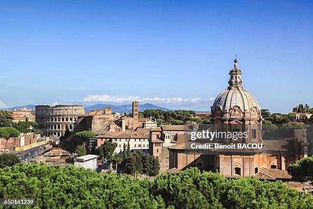 view: church santi luca e martina, titus arch, palatine, santa francesca romana, basilica of maxentius, coliseum, basilica of st john lateran, rome, lazio, italy - san giovanni in laterano - fotografias e filmes do acervo