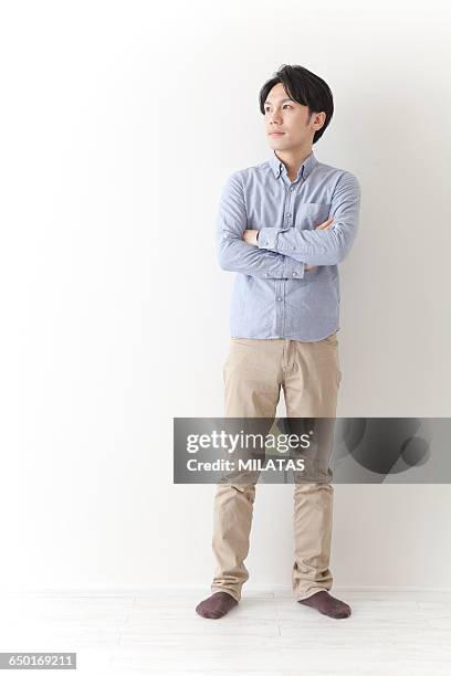 portrait of japanese man - khaki fotografías e imágenes de stock