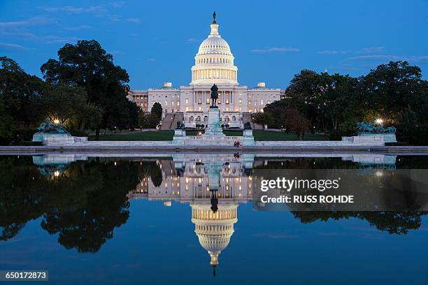united states capitol by night, washington, usa - ワシントンdc キャピトルヒル ストックフォトと画像