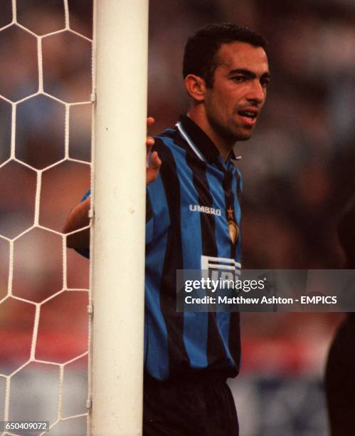 Yaniel Inter 109 fotos e imágenes de alta resolución de Youri Djorkaeff Inter ...