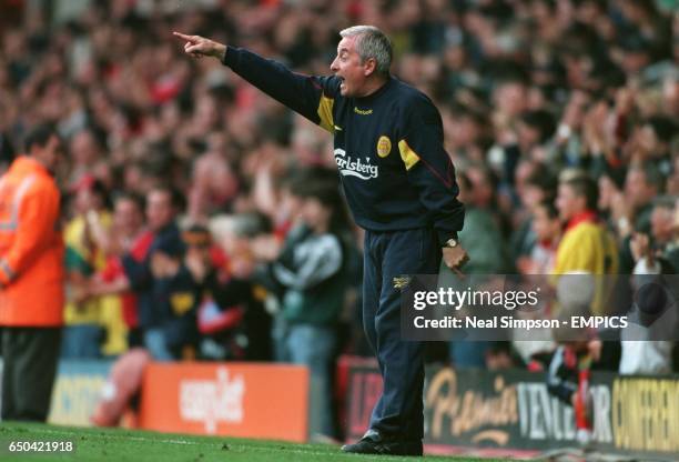 Liverpool manager Roy Evans shouts instructions to his players