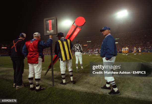 First Down Machine 271 Football First Down Marker Stock Photos, High-Res Pictures, and ...