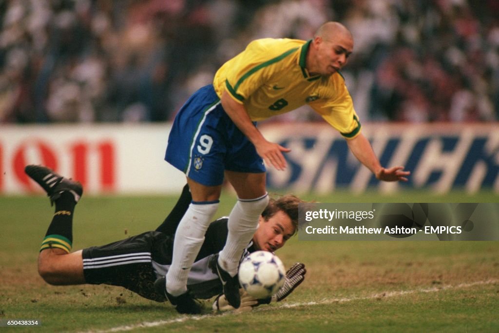 Soccer - FIFA Confederations Cup - Final - Brazil v Australia