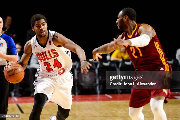 Wesley Saunders of the Windy City Bulls dribble the ball against the Canton Charge on March 08, 2017 at the Sears Centre Arena in Hoffman Estates,...