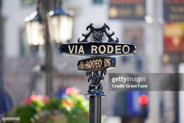 signage. - rodeo drive fotografías e imágenes de stock