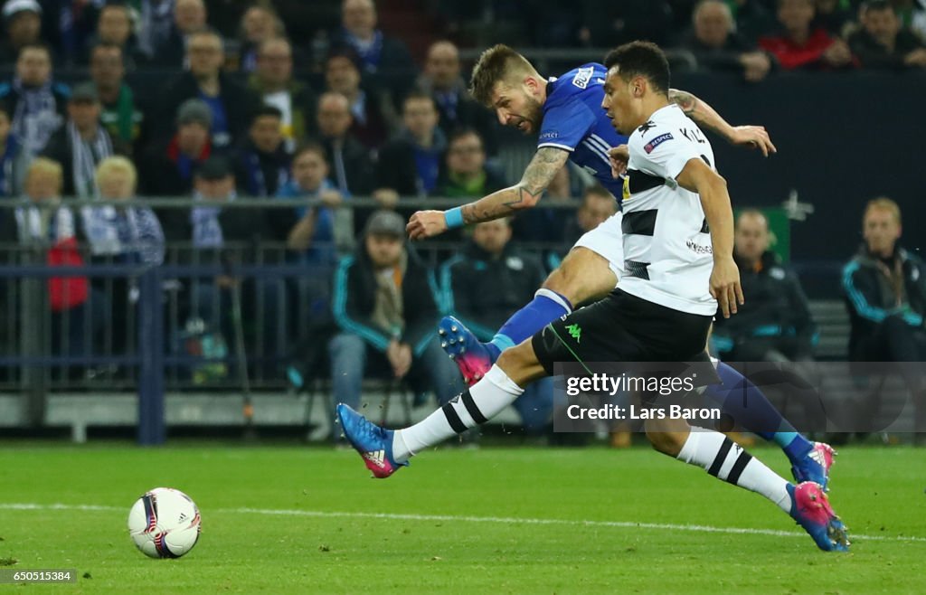 FC Schalke 04 v Borussia Moenchengladbach - UEFA Europa League Round of 16: First Leg
