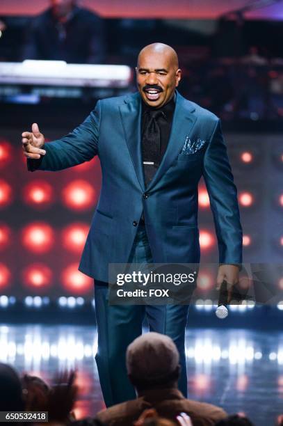 Steve Harvey hosts SHOWTIME AT THE APOLLO airing Monday, Dec. 5 on FOX.