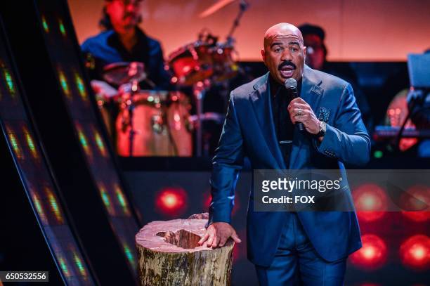 Steve Harvey hosts SHOWTIME AT THE APOLLO airing Monday, Dec. 5 on FOX.