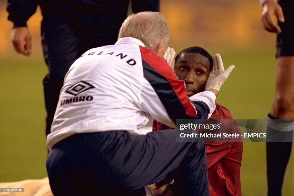 Soccer - Euro 2000 Qualifier - Group 5 - Sweden v England