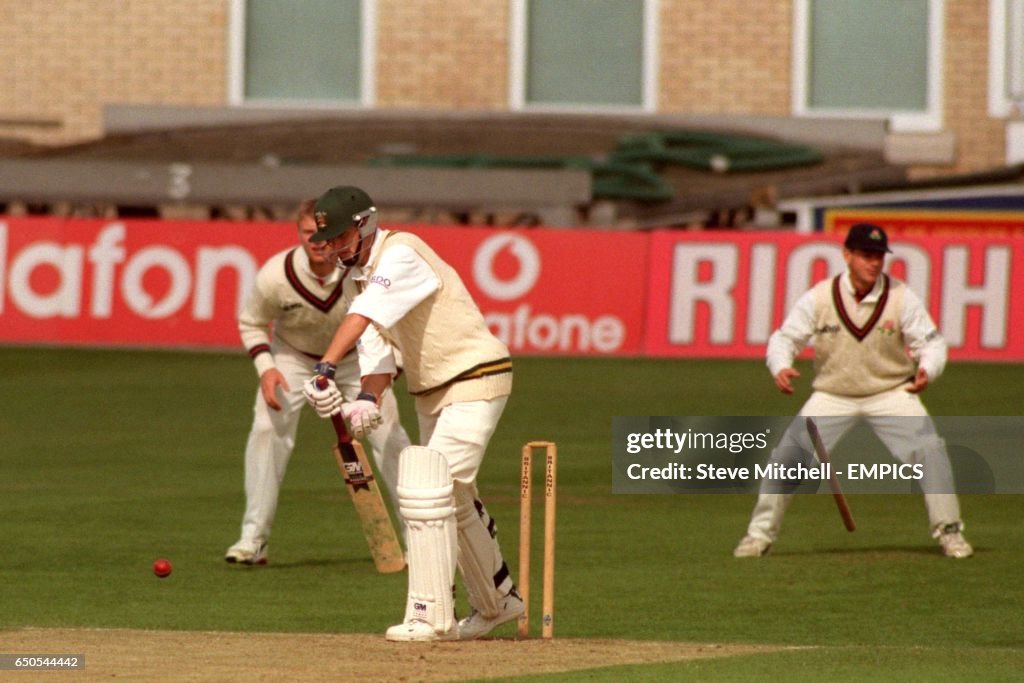 Cricket - Britannic Assurance Championship - Nottinghamshire v Lancashire - Second Day