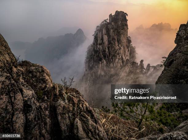 huangshan mountain - huangshan mountains stock pictures, royalty-free photos & images