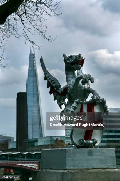 the shard and other london landmarks - city of london dragon stock pictures, royalty-free photos & images