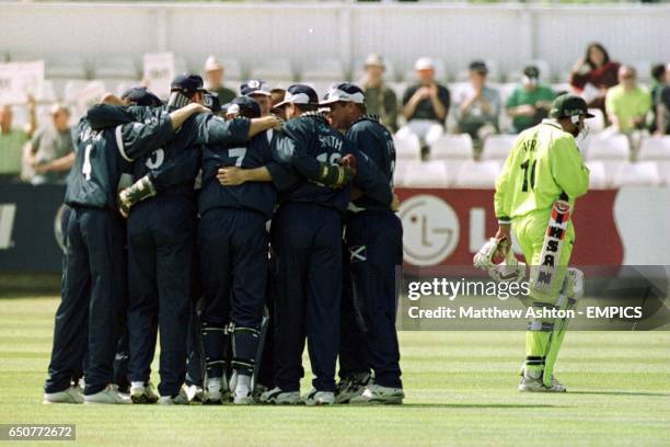 Pakistan Rai Shaid 40 Shaid Stock Photos, High-Res Pictures, and Images - Getty Images