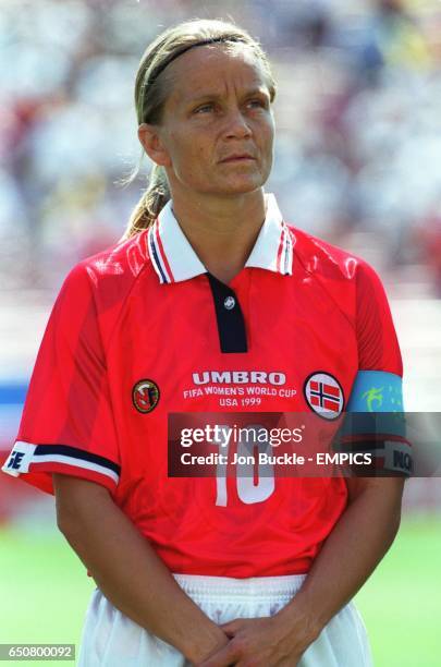 55 Linda Medalen Stock Photos, HighRes Pictures, and Images Getty Images