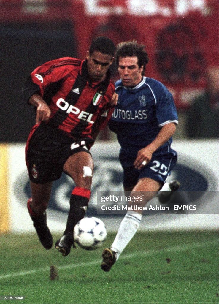 Soccer - UEFA Champions League - Group H - AC Milan v Chelsea