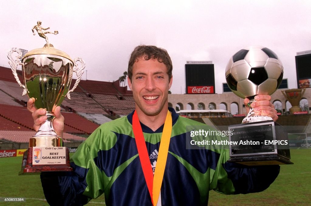 Soccer - CONCACAF Gold Cup 2000 - Final - Colombia v Canada
