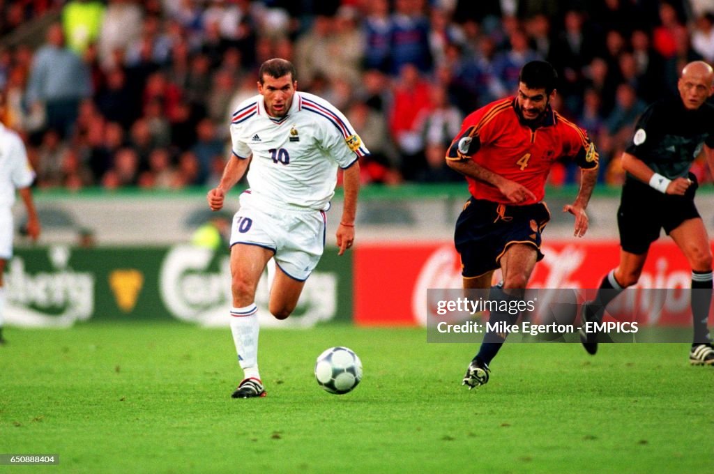 Soccer - Euro 2000 - Quarter Final - Spain v France