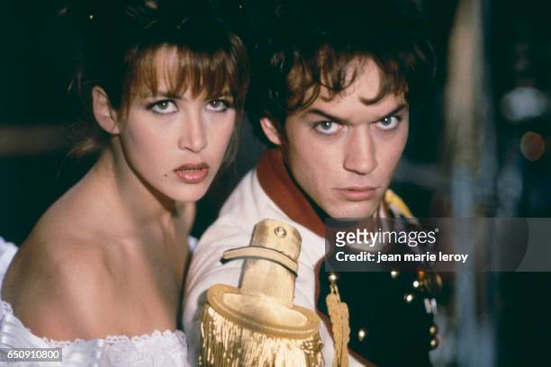 French actress Sophie Marceau and Swiss actor Vincent Perez on the set of Fanfan, written and directed by Alexandre Jardin.