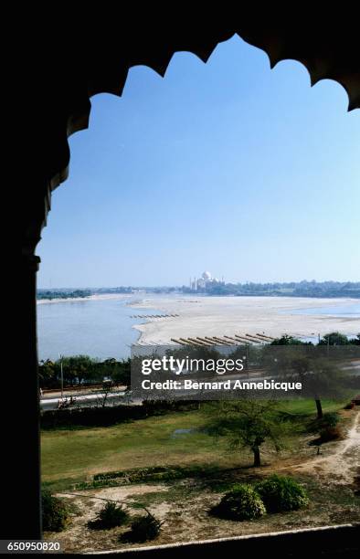 The Taj Mahal and the Yamuna River which runs beside it.