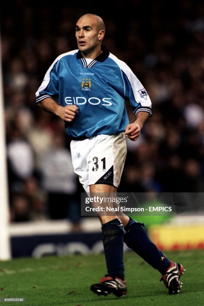 Soccer - FA Carling Premiership - Manchester City v Everton