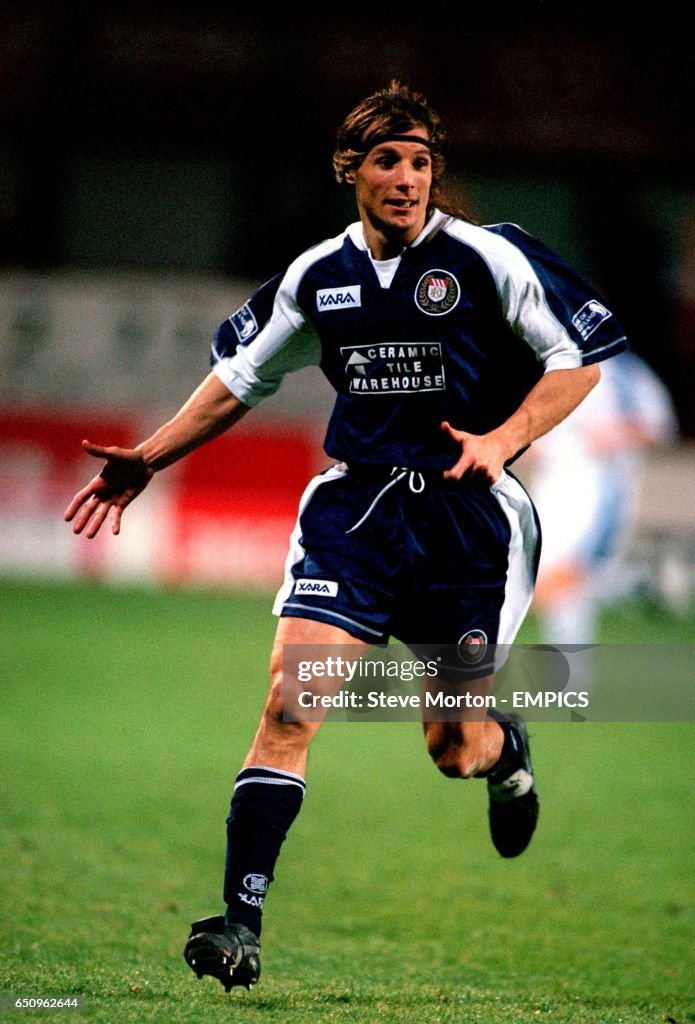 Soccer - Bank Of Scotland Premier League - Dundee v St Johnstone