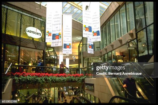 'Hamburger Hof', shopping center.