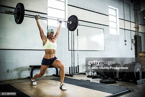 olympic weightlifting - sollevamento pesi foto e immagini stock