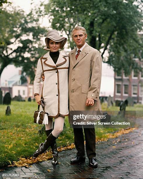 Actor Steve McQueen as Thomas Crown and Faye Dunaway as Vicki Anderson on the set of the heist film 'The Thomas Crown Affair', 1968.