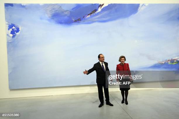 French President Francois Hollande and Norway's Queen Sonja visit the "Centre de Creation Contemporaine Olivier Debre" during a ceremony marking its...